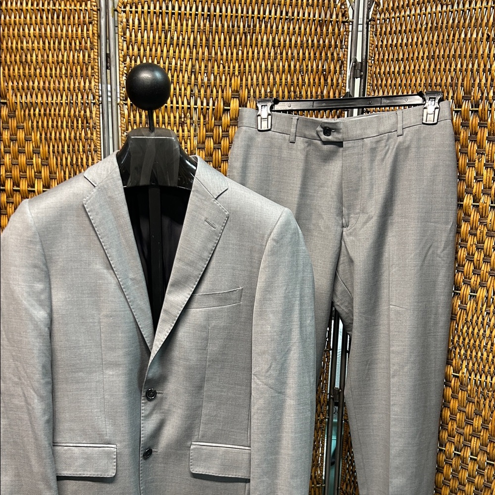 8943 Men's Gray Suit Saks Fifth Avenue “Black” Slim Fit 38R/W31
